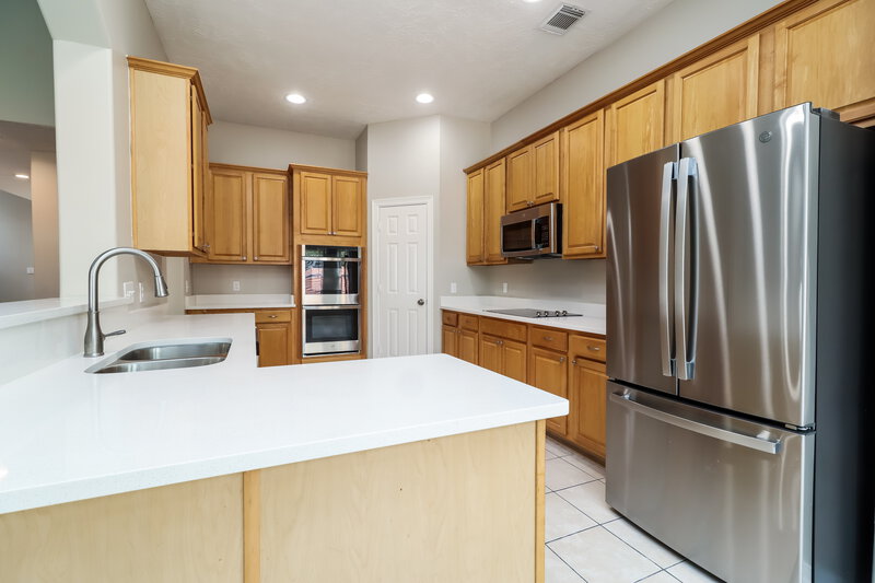 2,425/Mo, 14958 Cabin Run Ln Sugar Land, TX 77498 Kitchen View 2