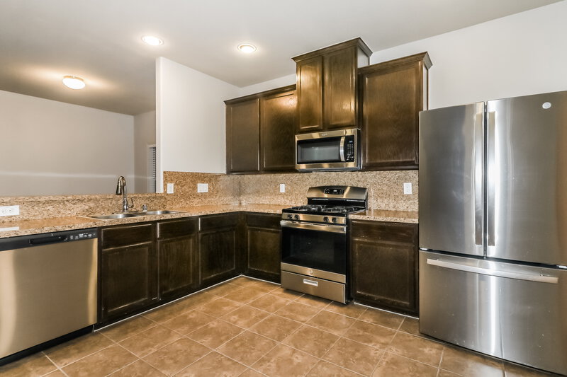 2,150/Mo, 19758 Crossfalls Ln Cypress, TX 77433 Kitchen View
