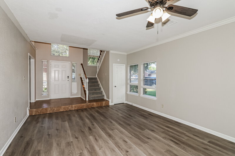 2,095/Mo, 15815 Spruce River Ct Sugar Land, TX 77498 Living Room View