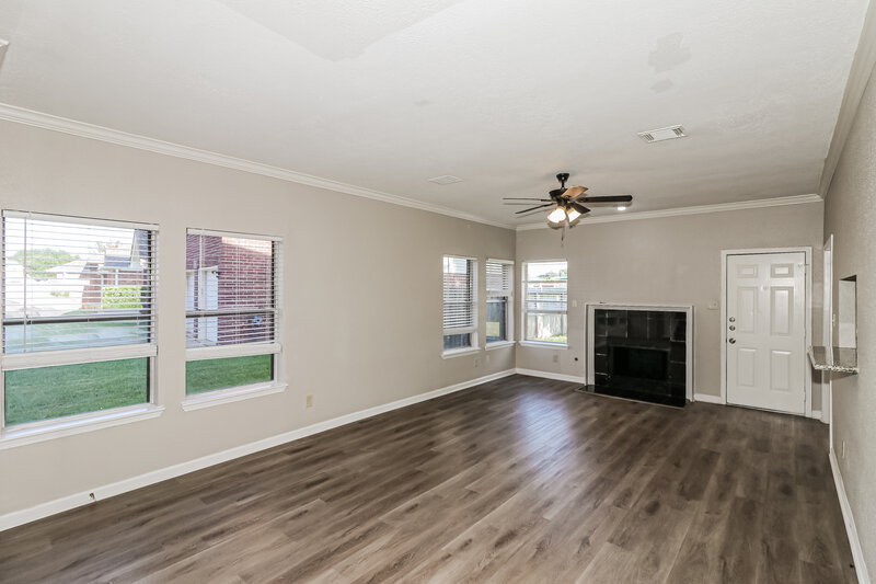 2,095/Mo, 15815 Spruce River Ct Sugar Land, TX 77498 Living Room View 2