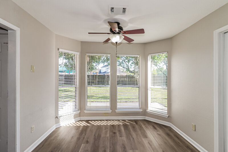 2,095/Mo, 15815 Spruce River Ct Sugar Land, TX 77498 Dining Room View 2