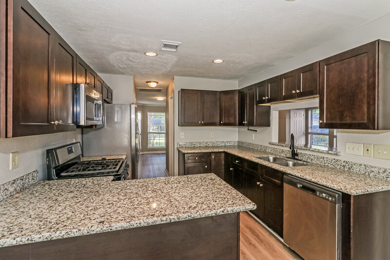 2,095/Mo, 15815 Spruce River Ct Sugar Land, TX 77498 Kitchen View 2
