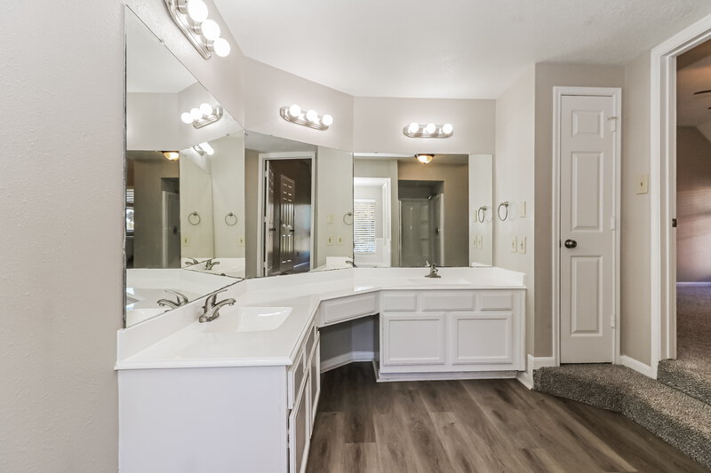2,095/Mo, 15815 Spruce River Ct Sugar Land, TX 77498 Main Bathroom View