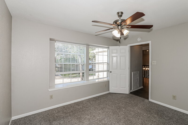 2,095/Mo, 15815 Spruce River Ct Sugar Land, TX 77498 Bedroom View