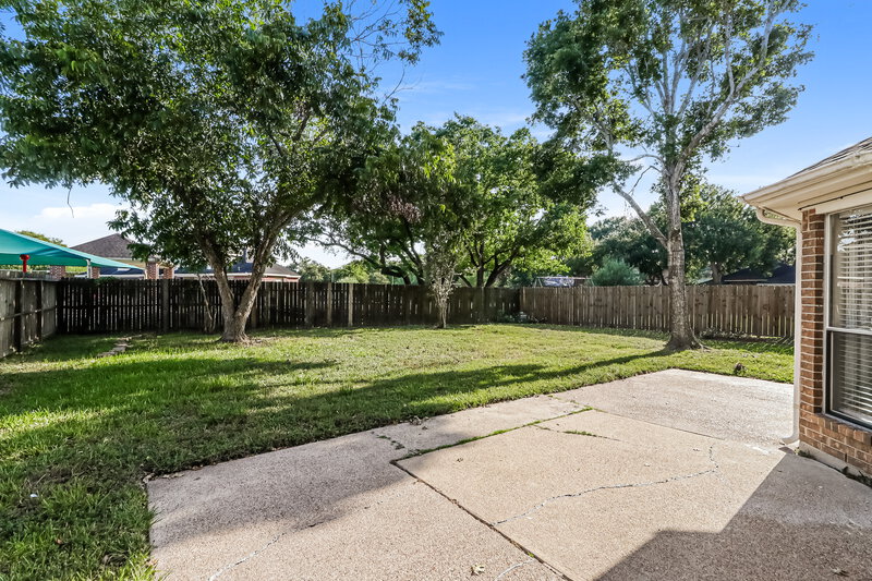 2,095/Mo, 15815 Spruce River Ct Sugar Land, TX 77498 Backyard View