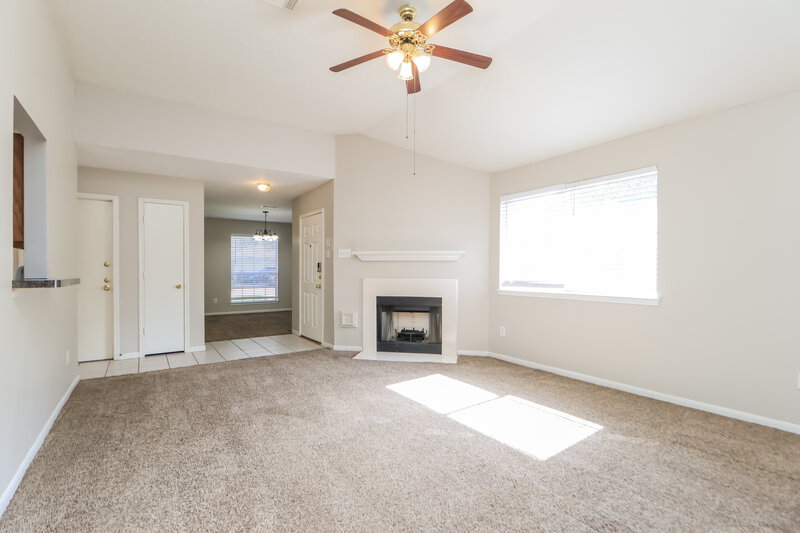 1,915/Mo, 12119 Bowsman Dr Tomball, TX 77377 Living Room View 3