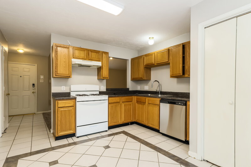 1,735/Mo, 12119 Bowsman Dr Tomball, TX 77377 Kitchen View 2