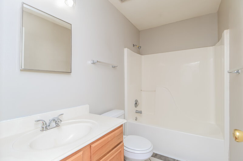 1,915/Mo, 12119 Bowsman Dr Tomball, TX 77377 Bathroom View