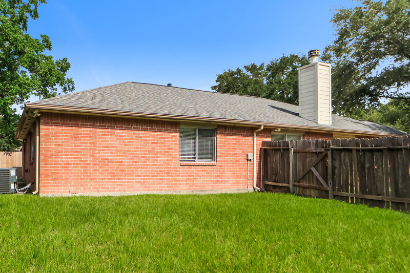 1,915/Mo, 12119 Bowsman Dr Tomball, TX 77377 Rear View