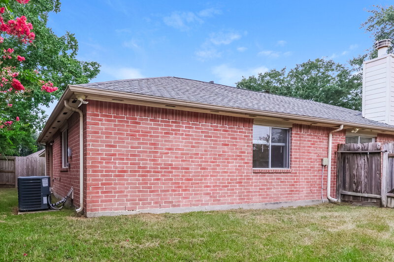 1,735/Mo, 12119 Bowsman Dr Tomball, TX 77377 Rear View