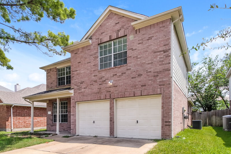 2,260/Mo, 11102 Hunting Path Ct Houston, TX 77065 Front View
