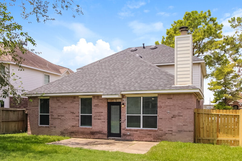 2,260/Mo, 11102 Hunting Path Ct Houston, TX 77065 Rear View 2