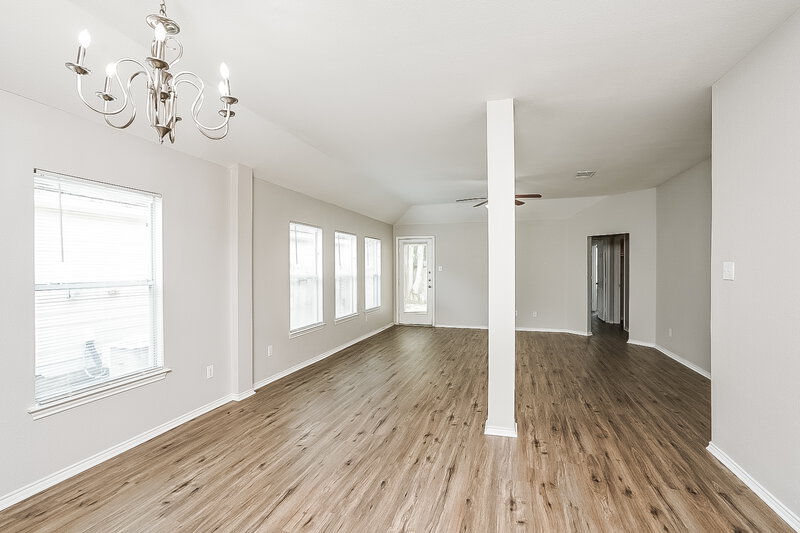 1,935/Mo, 11748 Logan Ridge Dr Houston, TX 77072 Dining Room View 2