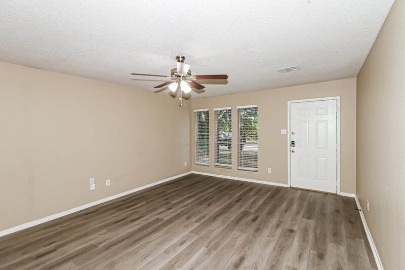 2,325/Mo, 13230 Firebrick Dr Houston, TX 77041 Living Room View