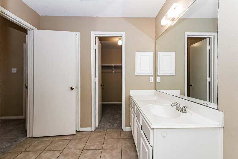 2,325/Mo, 13230 Firebrick Dr Houston, TX 77041 Main Bathroom View 2