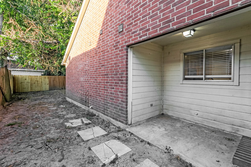 2,325/Mo, 13230 Firebrick Dr Houston, TX 77041 Rear View