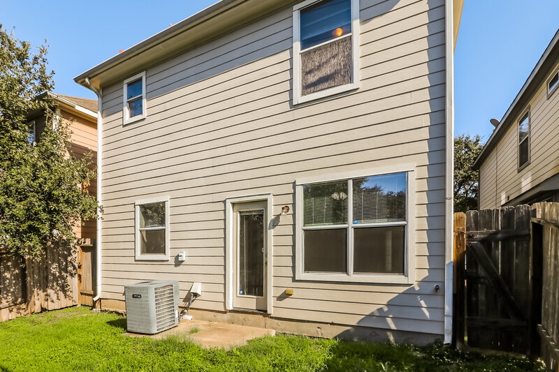 1,850/Mo, 3726 W Ashford Villa Ln Houston, TX 77082 Rear View