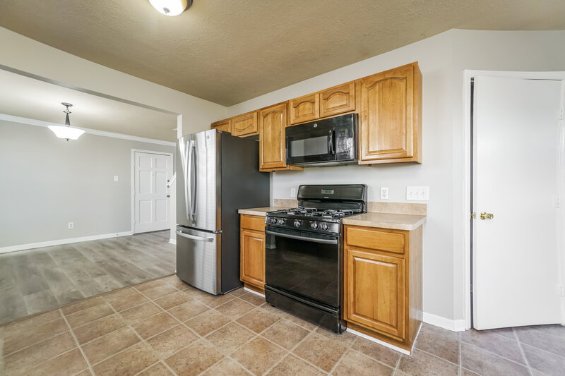1,755/Mo, 14907 August Sunset Dr Humble, TX 77396 Kitchen View 2