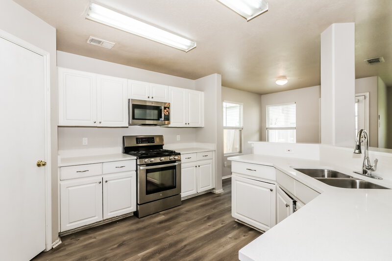 1,955/Mo, 19710 Rocky Shores Dr Tomball, TX 77375 Kitchen View 2