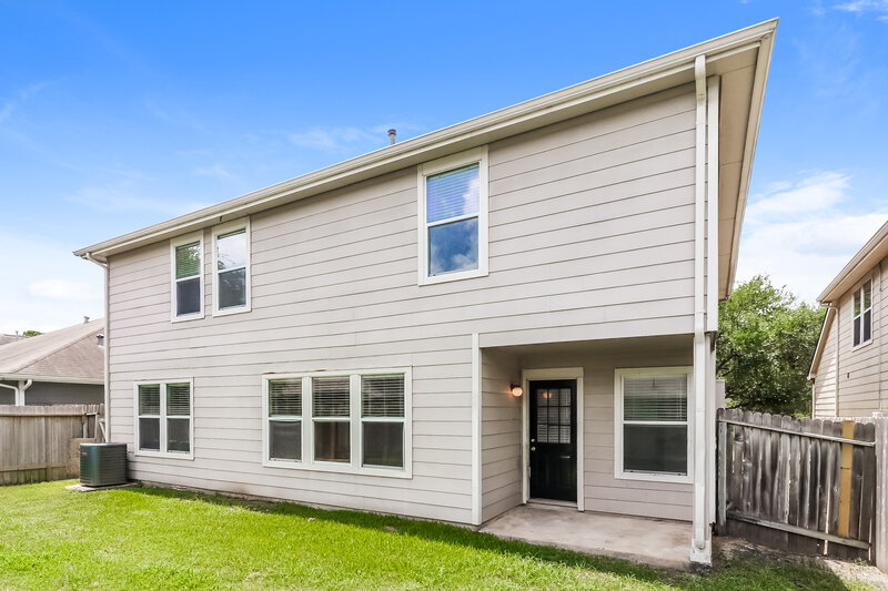 1,955/Mo, 19710 Rocky Shores Dr Tomball, TX 77375 Rear View