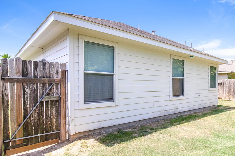 2,095/Mo, 9422 Camelia Crest Ln Houston, TX 77064 Rear View 2