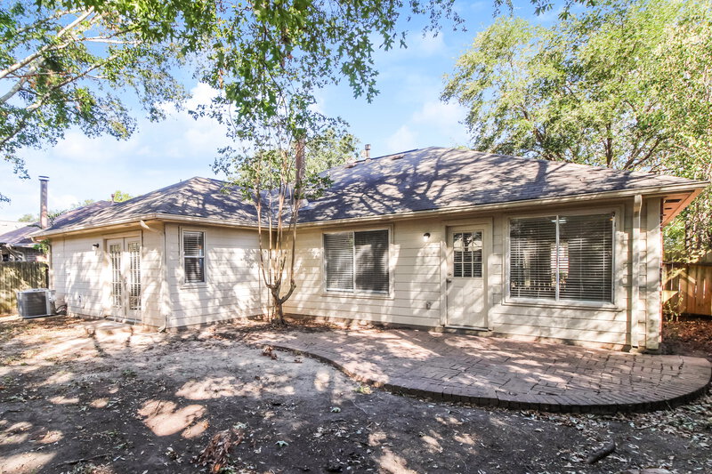 1,870/Mo, 12315 Claresholm Dr Tomball, TX 77377 Rear View