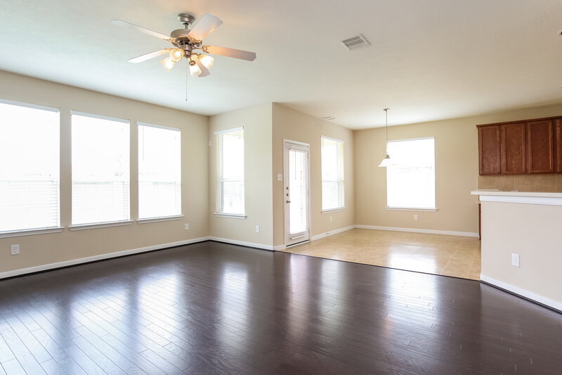 2,890/Mo, 18023 E Williams Bend Dr Cypress, TX 77433 Living Room View