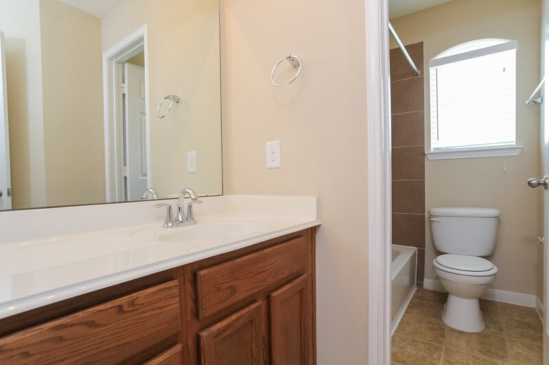 2,890/Mo, 18023 E Williams Bend Dr Cypress, TX 77433 Bathroom View 2