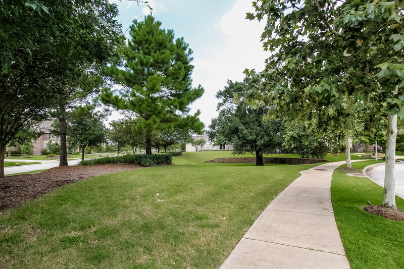 2,890/Mo, 18023 E Williams Bend Dr Cypress, TX 77433 Exterior View