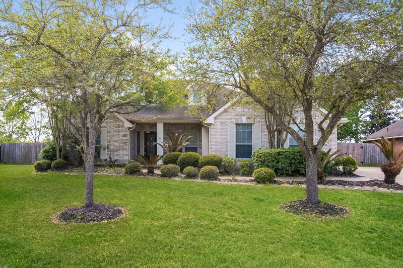 0/Mo, 11 Crest Gate Houston, TX 77082 External View