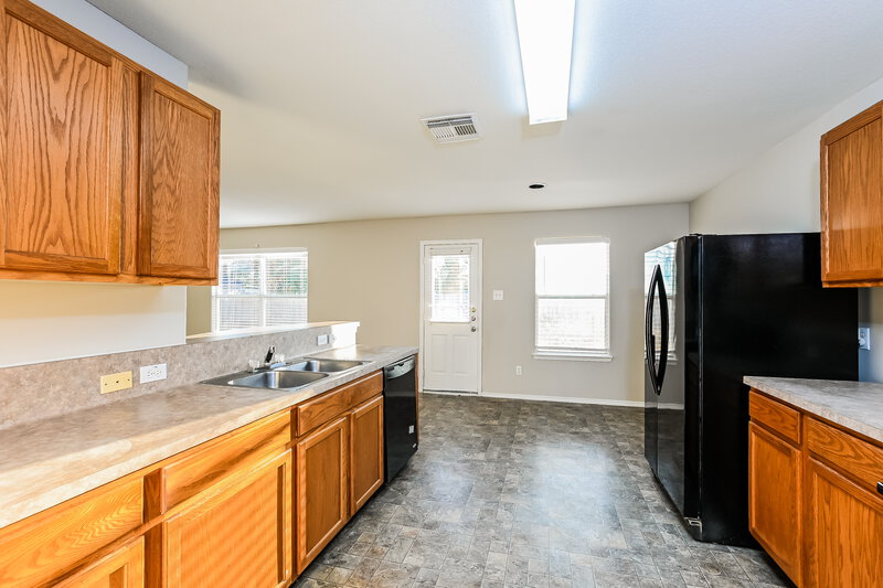 2,640/Mo, 7727 Painted Desert Dr Cypress, TX 77433 Kitchen View 2
