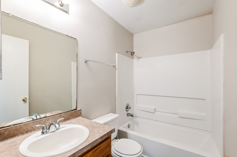 2,640/Mo, 7727 Painted Desert Dr Cypress, TX 77433 Bathroom View