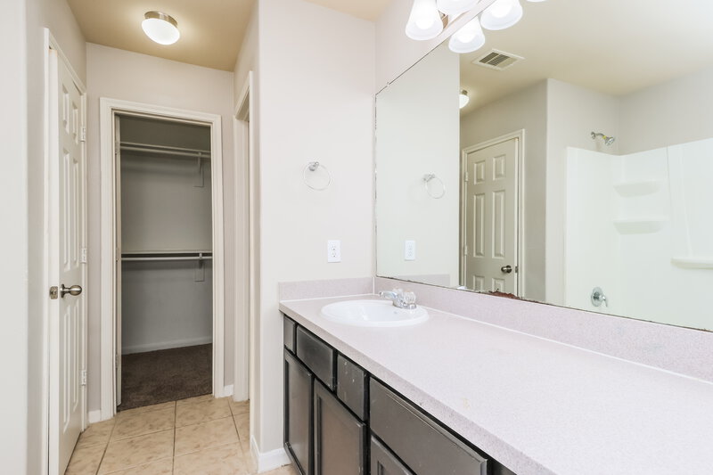 2,020/Mo, 18726 Walden Glen Cir Humble, TX 77346 Main Bathroom View
