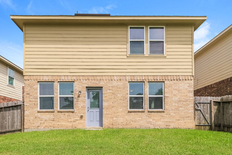 2,020/Mo, 18726 Walden Glen Cir Humble, TX 77346 Rear View