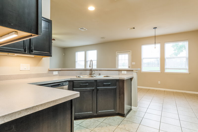 2,130/Mo, 18706 Walden Glen Cir Humble, TX 77346 Kitchen View 2
