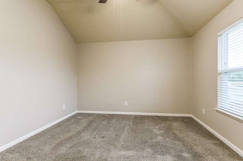 2,130/Mo, 18706 Walden Glen Cir Humble, TX 77346 Main Bedroom View 2