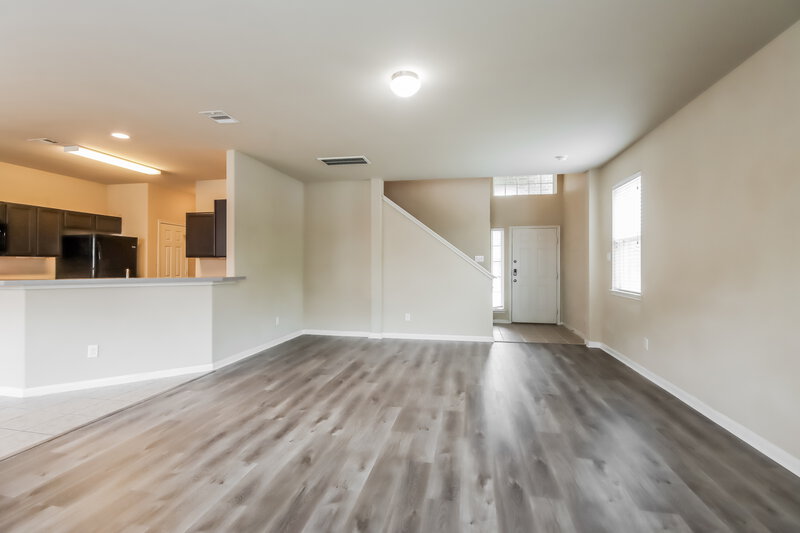 2,345/Mo, 18703 Walden Glen Cir Humble, TX 77346 Living Room View 2