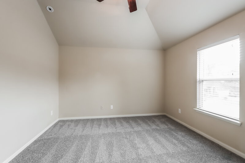2,345/Mo, 18703 Walden Glen Cir Humble, TX 77346 Main Bedroom View 2