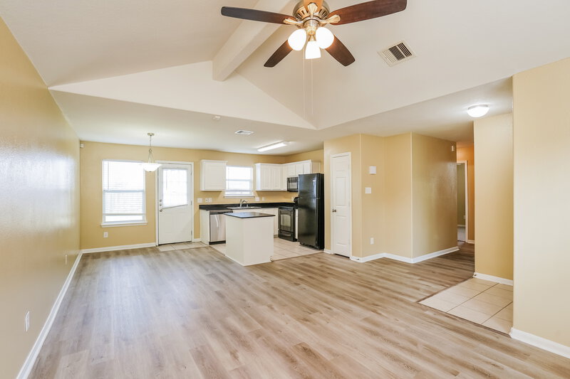 1,680/Mo, 4002 Hollow Cove Ln Richmond, TX 77469 Living Room View