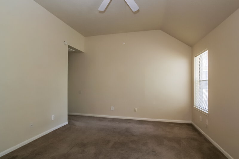 2,125/Mo, 7011 Fuchsia Ln Humble, TX 77346 Living Room View