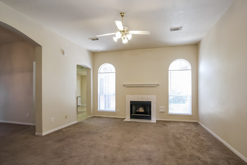 2,125/Mo, 7011 Fuchsia Ln Humble, TX 77346 Living Room View 2