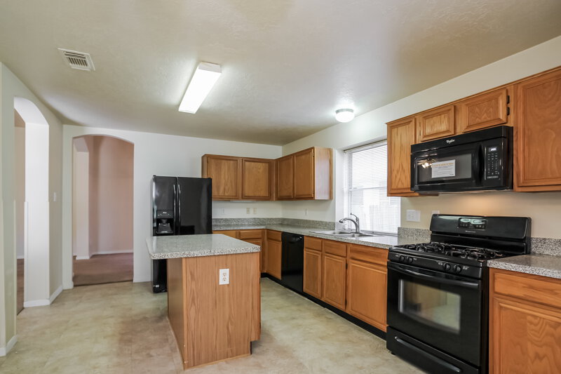 2,125/Mo, 7011 Fuchsia Ln Humble, TX 77346 Kitchen View