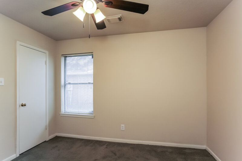 2,125/Mo, 7011 Fuchsia Ln Humble, TX 77346 Main Bedroom View