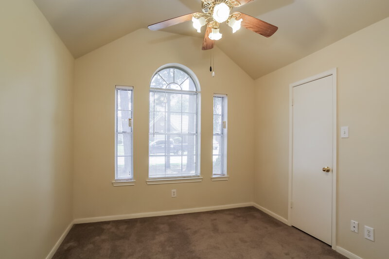 2,125/Mo, 7011 Fuchsia Ln Humble, TX 77346 Bedroom View