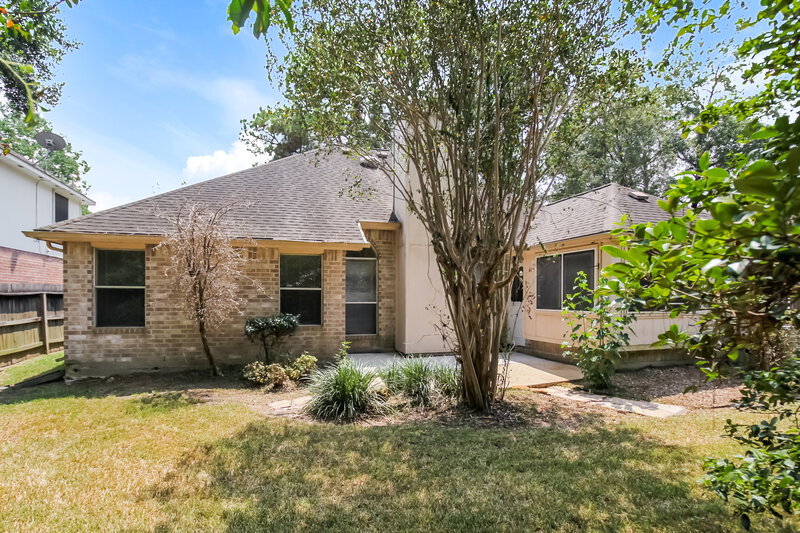 2,125/Mo, 7011 Fuchsia Ln Humble, TX 77346 Rear View