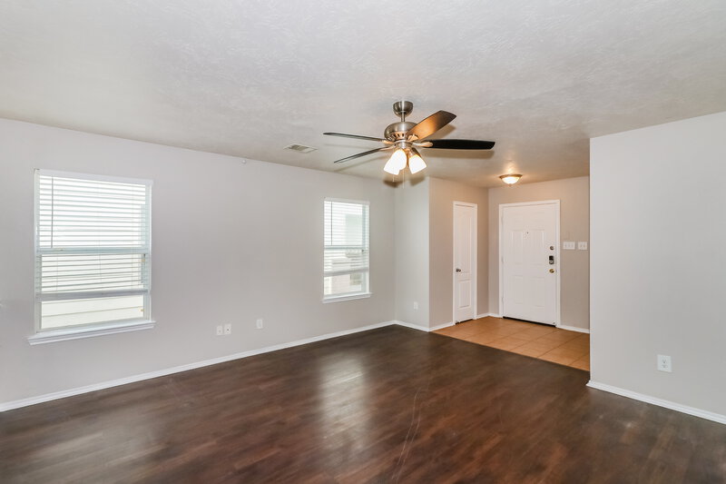 2,065/Mo, 2730 Skyview Grove Ct Houston, TX 77047 Living Room View
