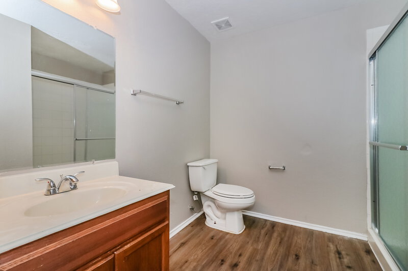 2,065/Mo, 2730 Skyview Grove Ct Houston, TX 77047 Bathroom View