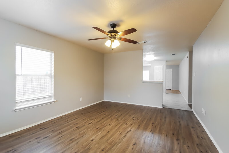 1,720/Mo, 12123 Carriage Oak Cir Humble, TX 77346 Living Room View 2