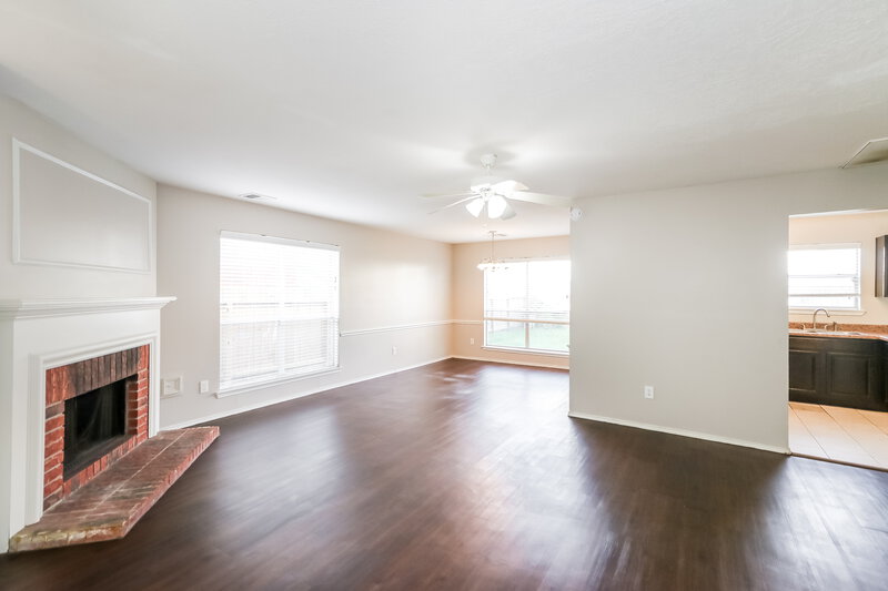 2,370/Mo, 627 Bold Ruler Dr Stafford, TX 77477 Living Room View