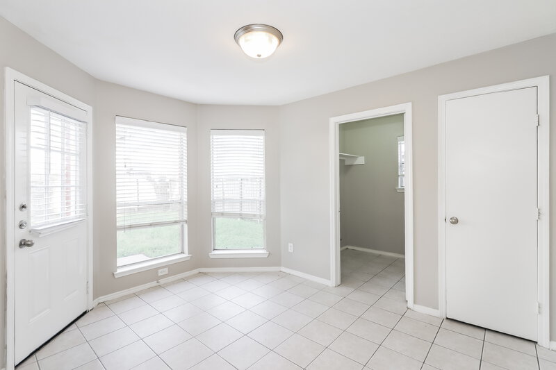2,370/Mo, 627 Bold Ruler Dr Stafford, TX 77477 Breakfast Nook View